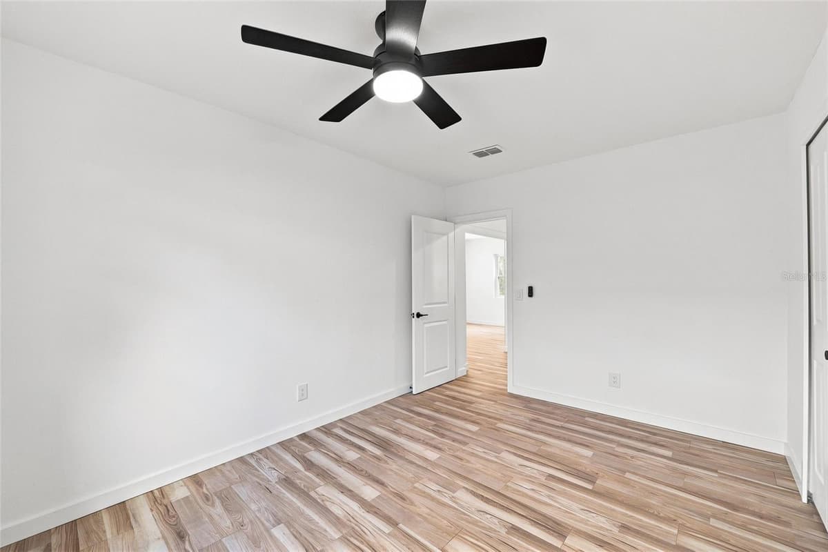 510 3RD AVENUE — photo 19 of 33