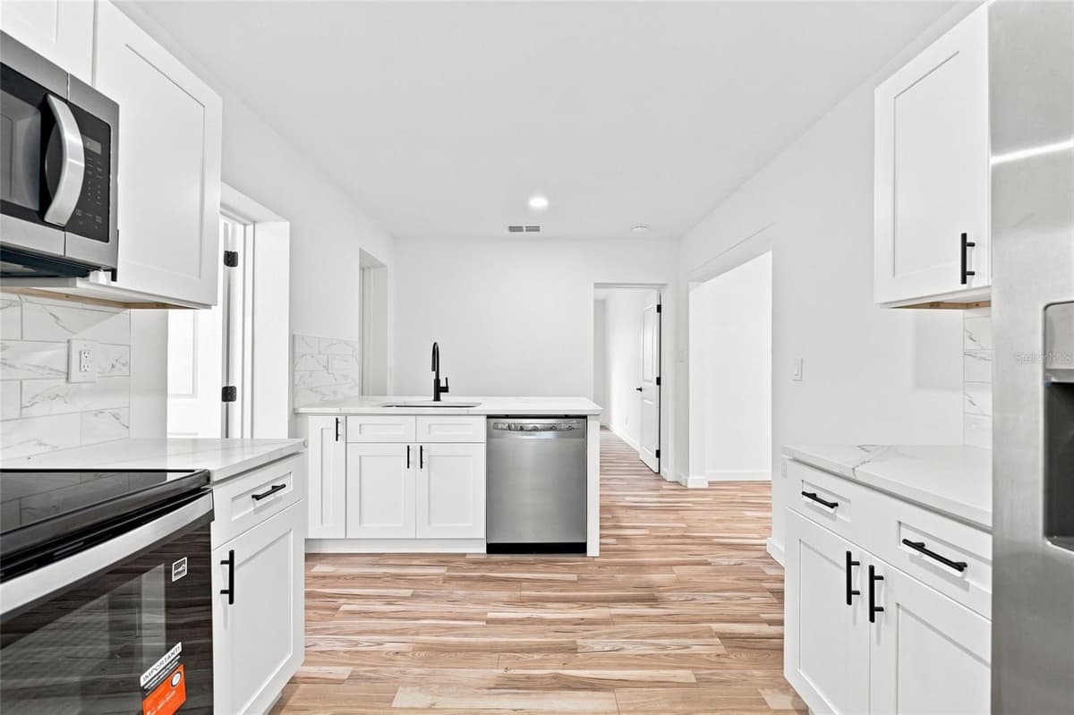 510 3RD AVENUE — photo 12 of 33