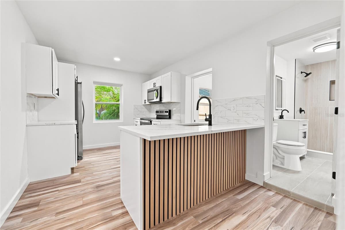 510 3RD AVENUE — photo 9 of 33