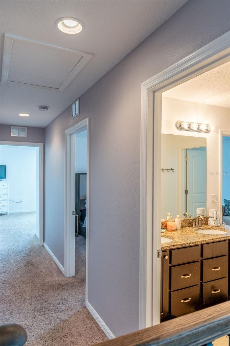 612 SILVERTHORN PLACE — photo 31 of 37