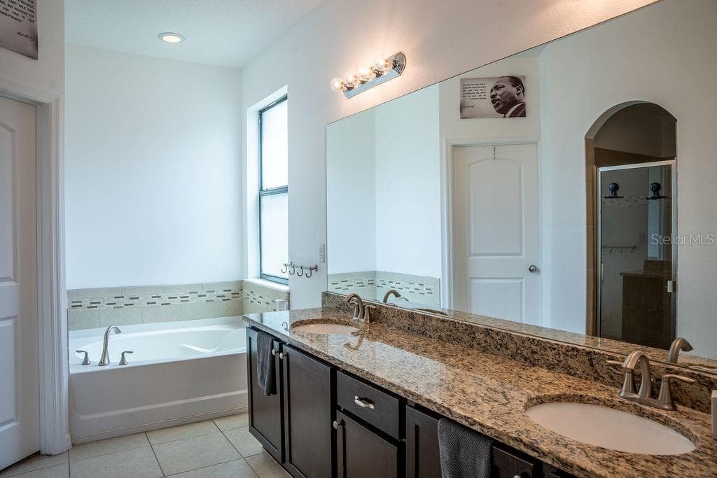612 SILVERTHORN PLACE — photo 11 of 37