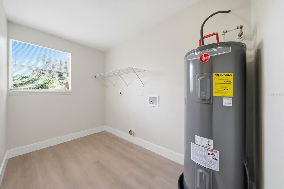 2321 PINE HILL PLACE — photo 14 of 24