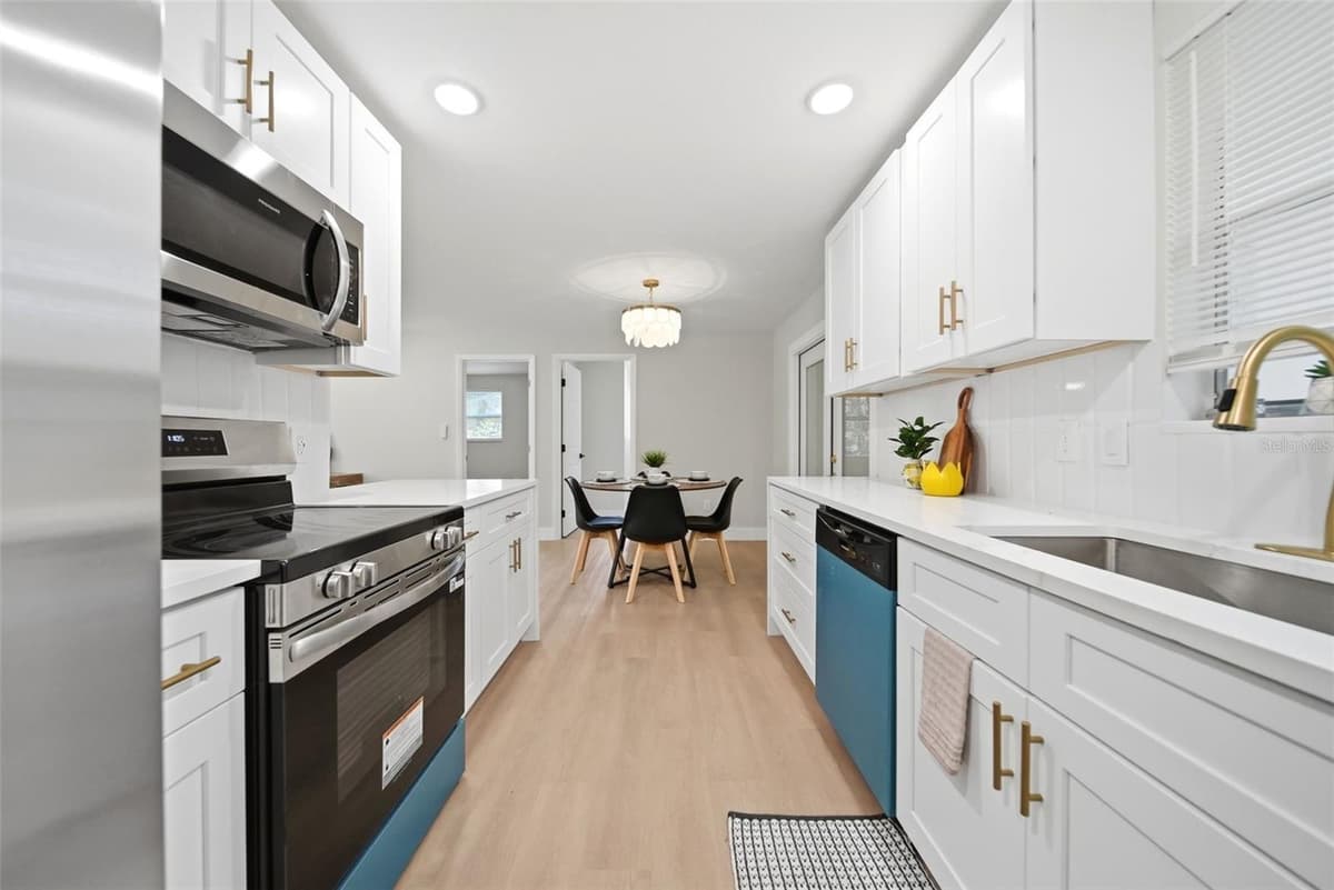 2321 PINE HILL PLACE — photo 11 of 24