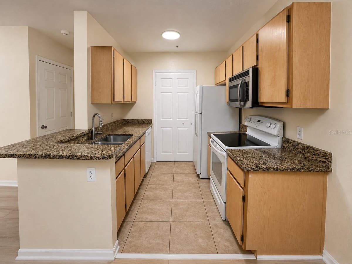 6554 SWISSCO DRIVE — photo 5 of 27