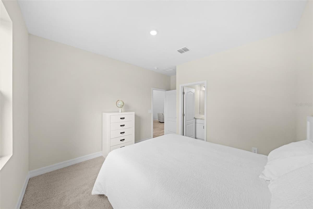 3181 LA FRANCE AVENUE — photo 22 of 28