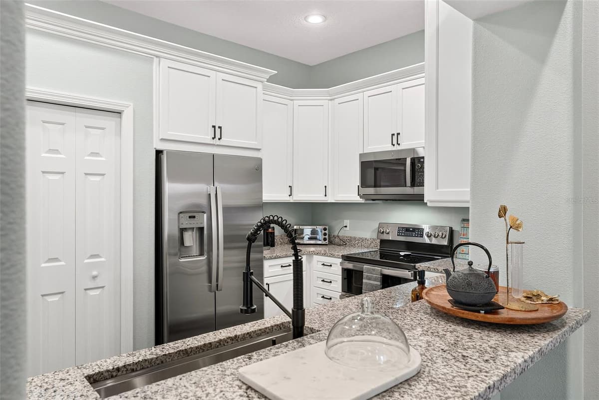1437 RIDGE TERRACE — photo 14 of 42