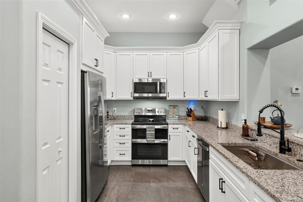 1437 RIDGE TERRACE — photo 15 of 42