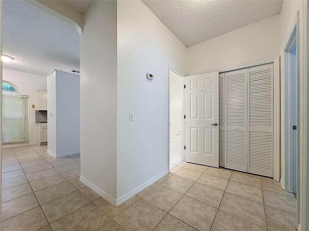 1047 KELLY CREEK CIRCLE — photo 7 of 59