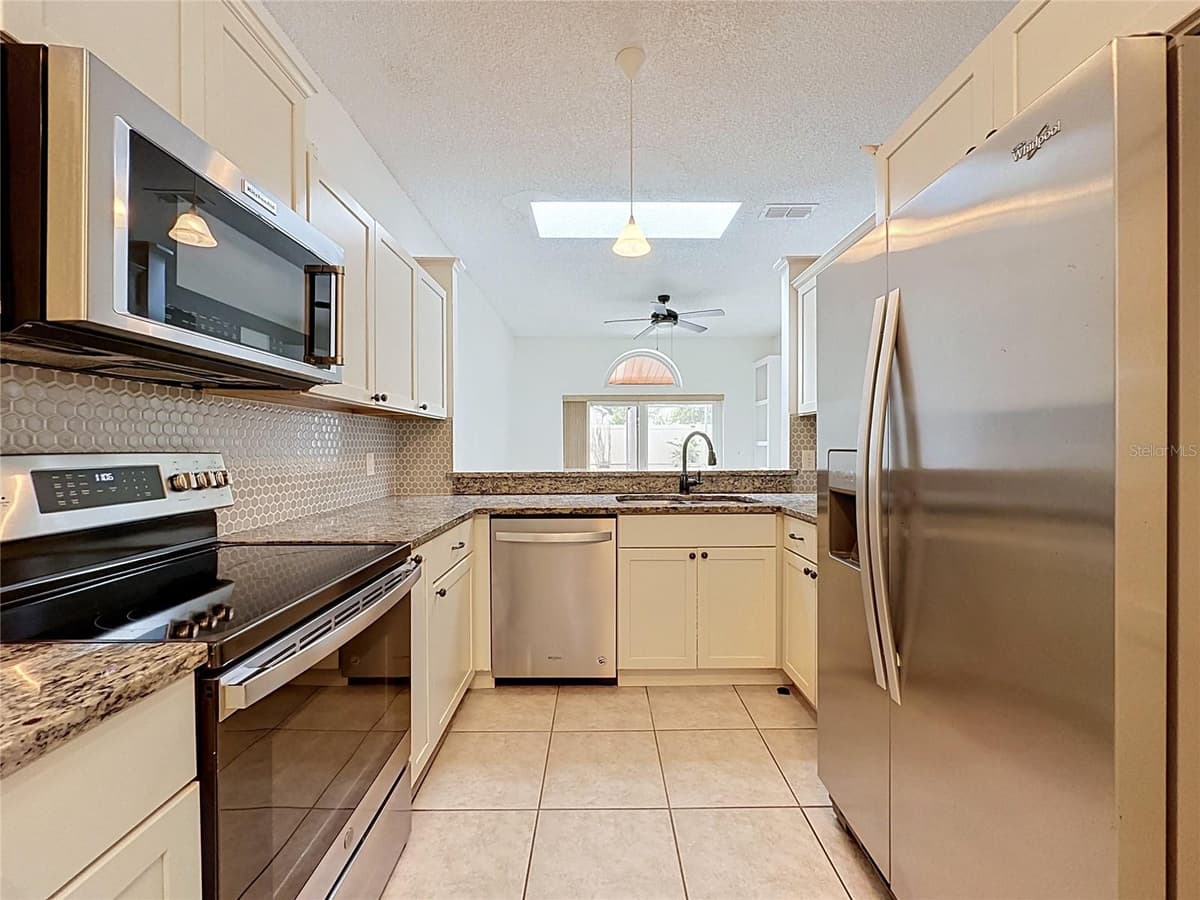 1047 KELLY CREEK CIRCLE — photo 11 of 59