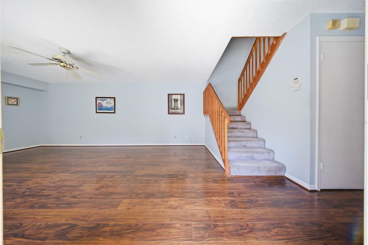 5256 CYPRESS COURT — photo 2 of 33