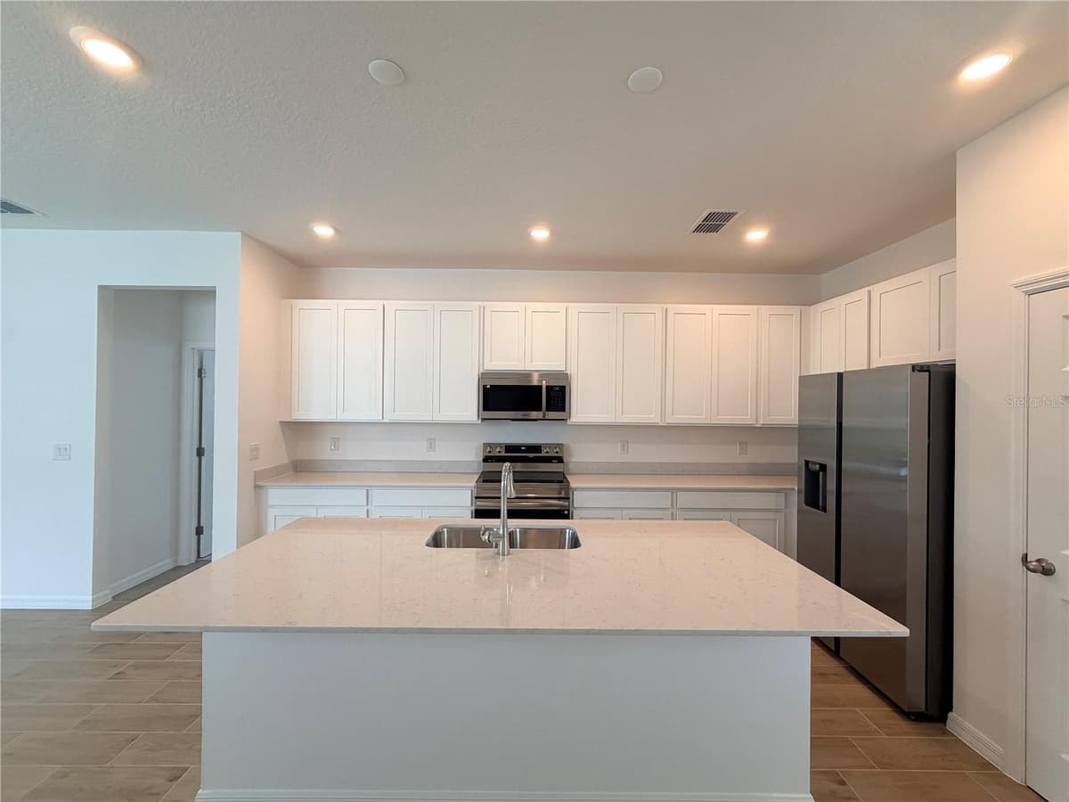 2029 ANTHEM DRIVE — photo 3 of 19