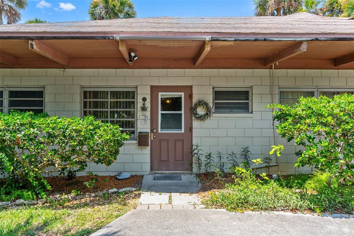 1230 ORLANDO AVENUE — photo 4 of 55