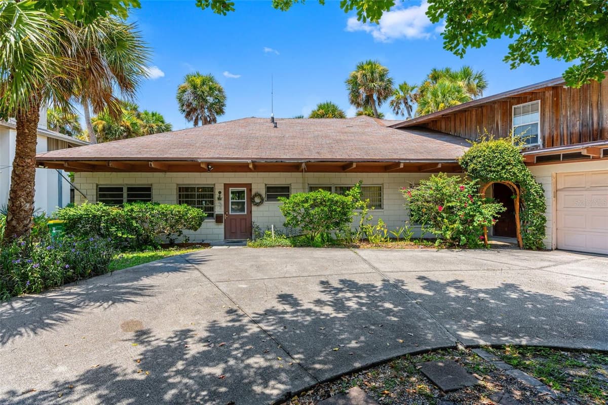 1230 ORLANDO AVENUE — photo 3 of 55