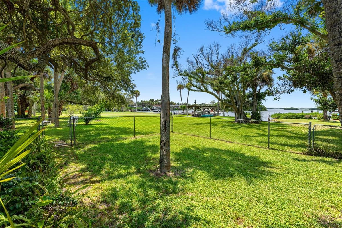 1230 ORLANDO AVENUE — photo 39 of 55