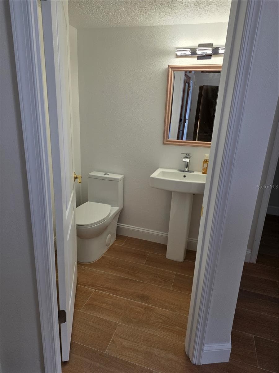 1924 AYRSHIER PLACE — photo 15 of 19