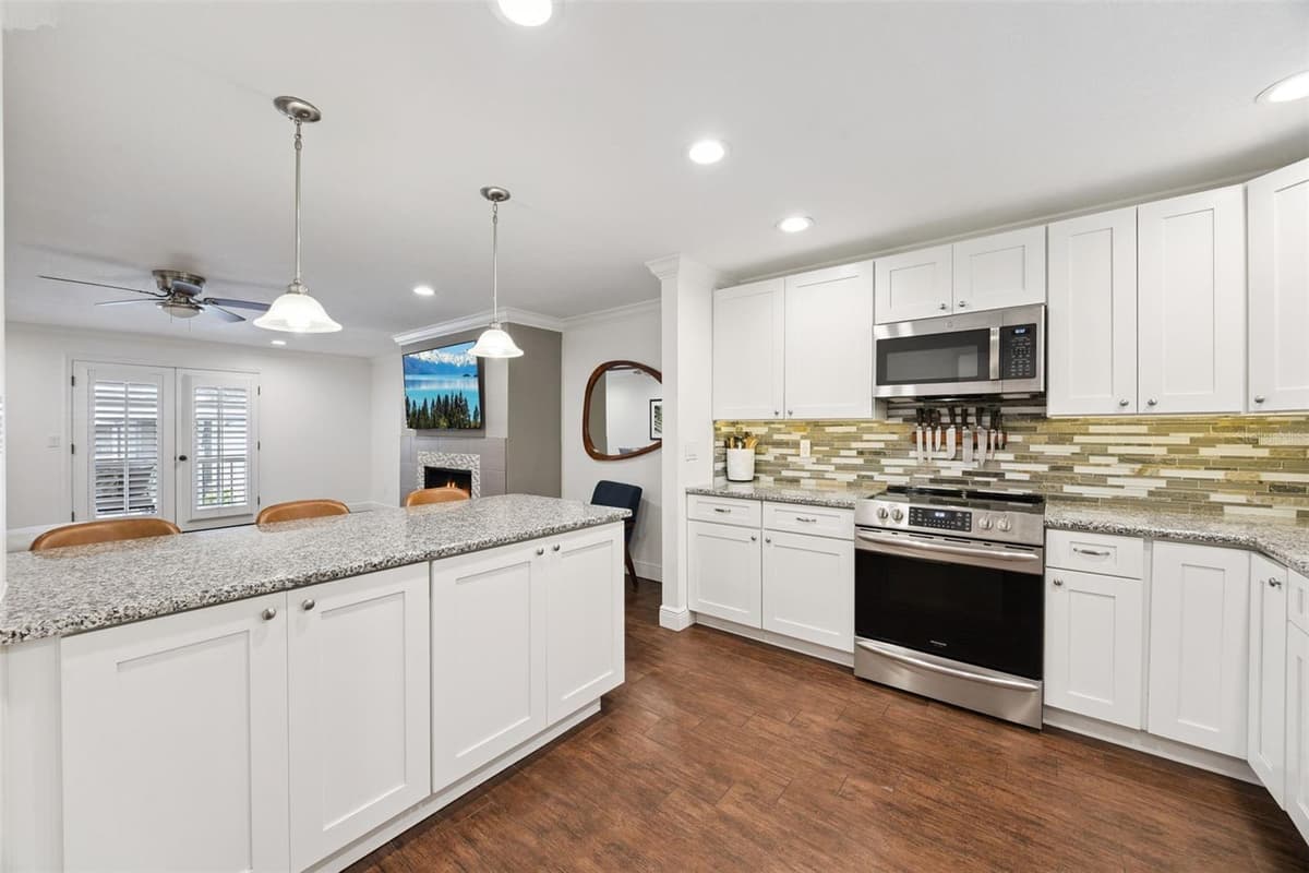 210 MAGNOLIA ROAD — photo 18 of 56