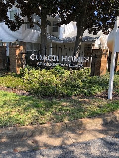 2246 COACH HOUSE BOULEVARD — photo 2 of 11