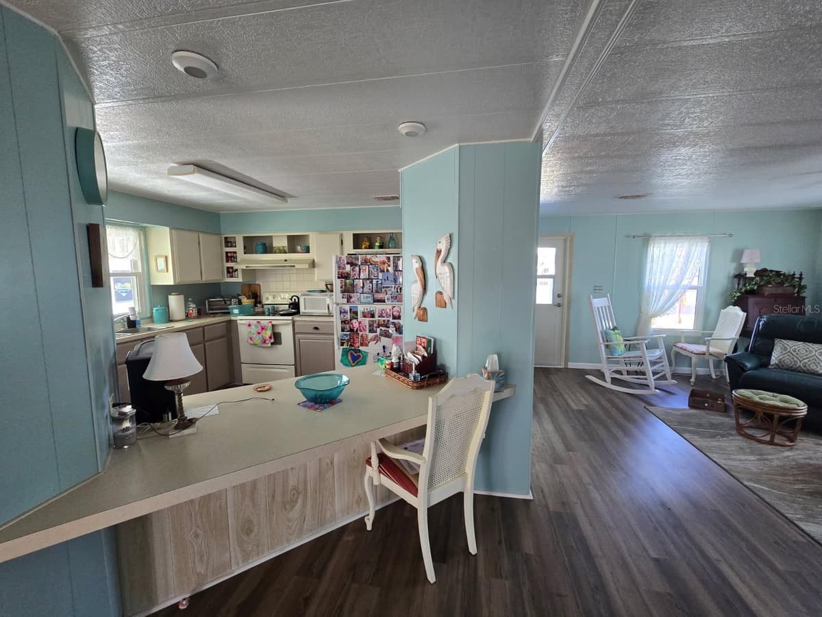 86 PARSON DRIVE — photo 4 of 13