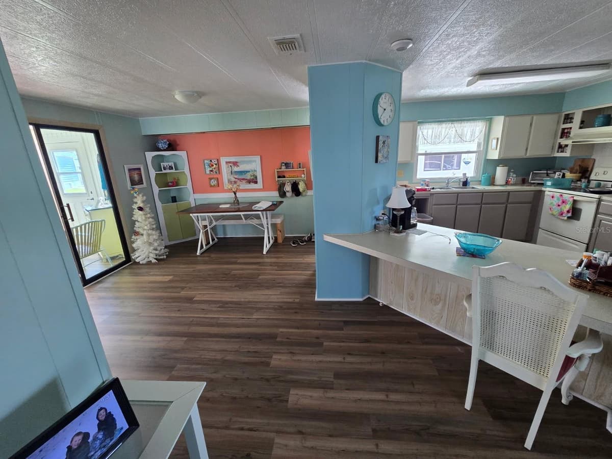 86 PARSON DRIVE — photo 5 of 13