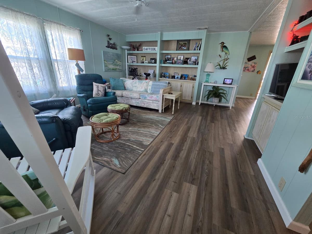 86 PARSON DRIVE — photo 3 of 13