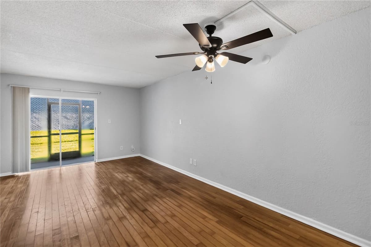 285 LEWFIELD CIRCLE — photo 5 of 25
