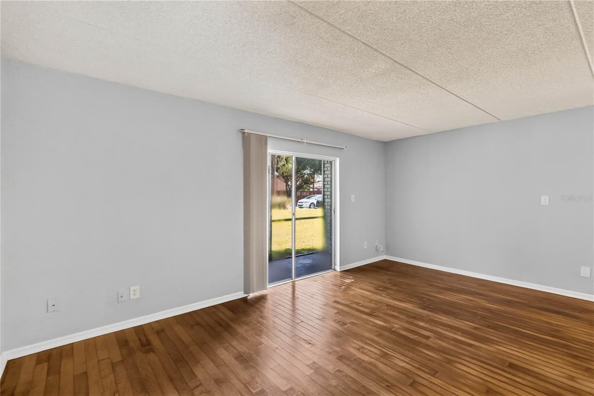 285 LEWFIELD CIRCLE — photo 7 of 25