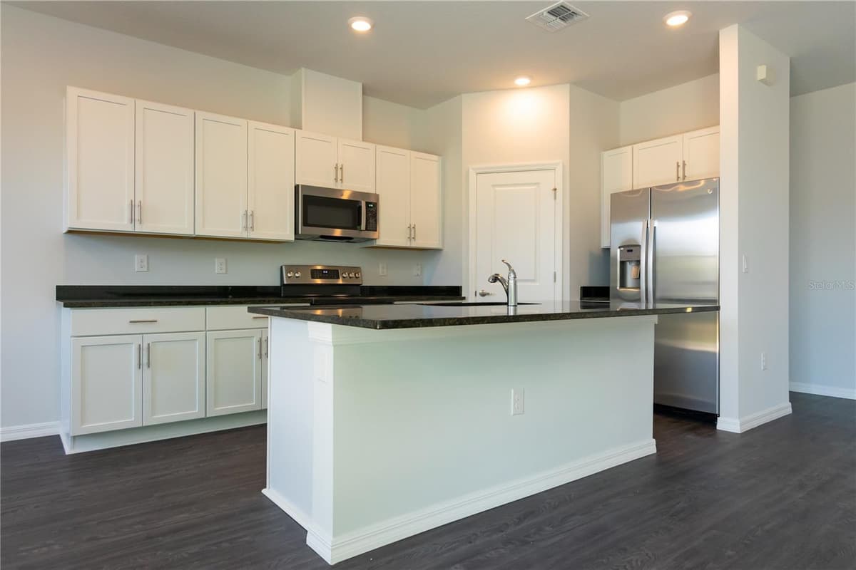 1348 PALAU STREET — photo 6 of 50