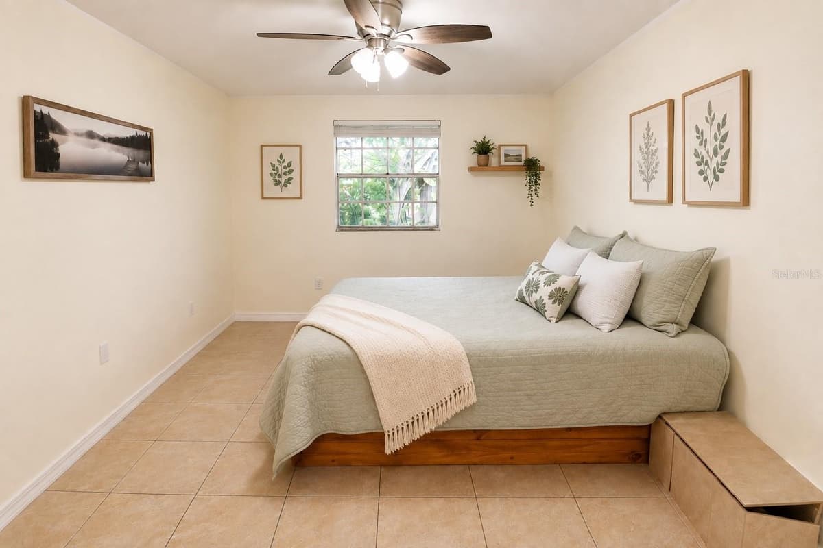 2305 HAYWOOD COURT — photo 8 of 18