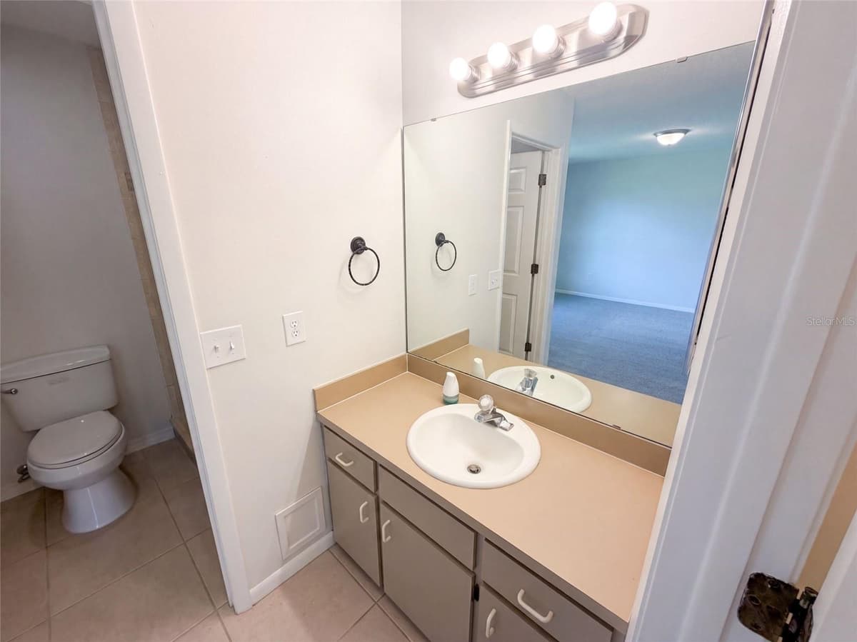 1061 HUNT STREET — photo 12 of 27