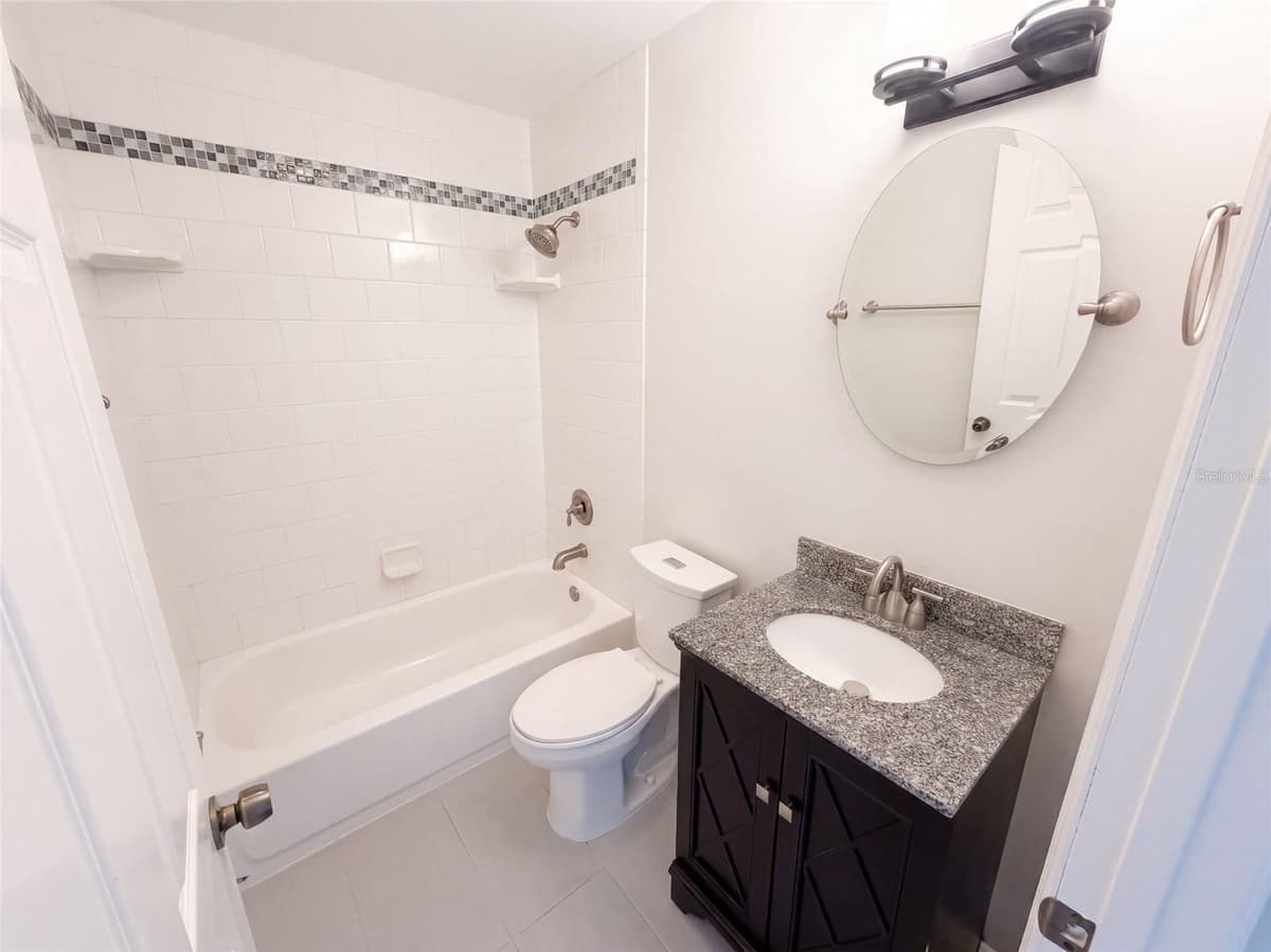1061 HUNT STREET — photo 14 of 27