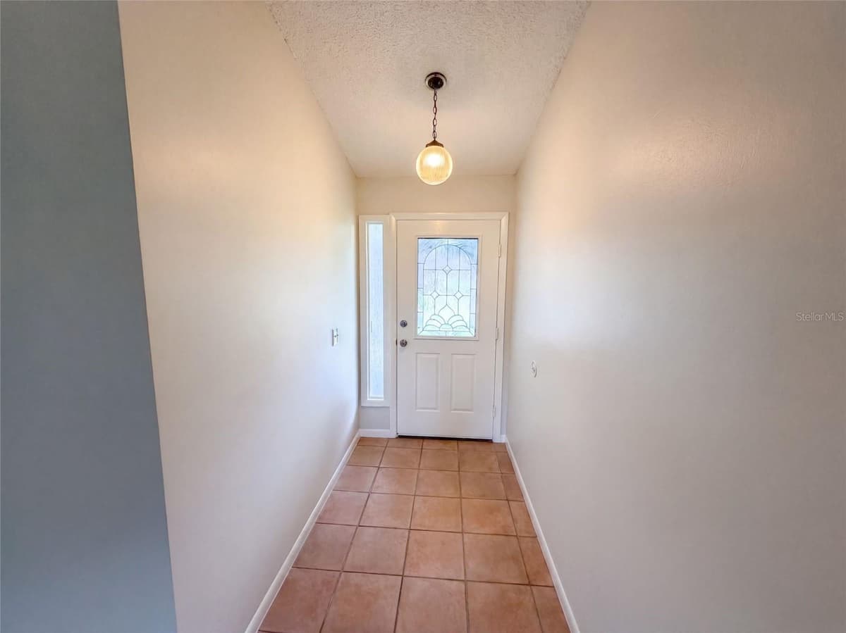 1061 HUNT STREET — photo 6 of 27
