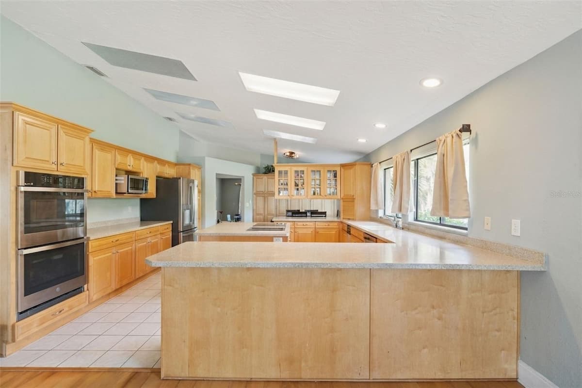 25 LAKEWOOD CAUSEWAY — photo 12 of 52