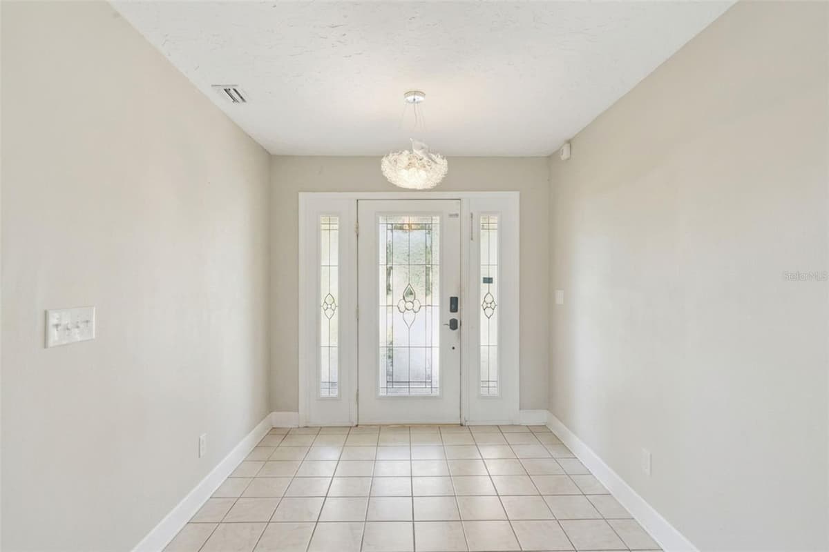 25 LAKEWOOD CAUSEWAY — photo 10 of 52