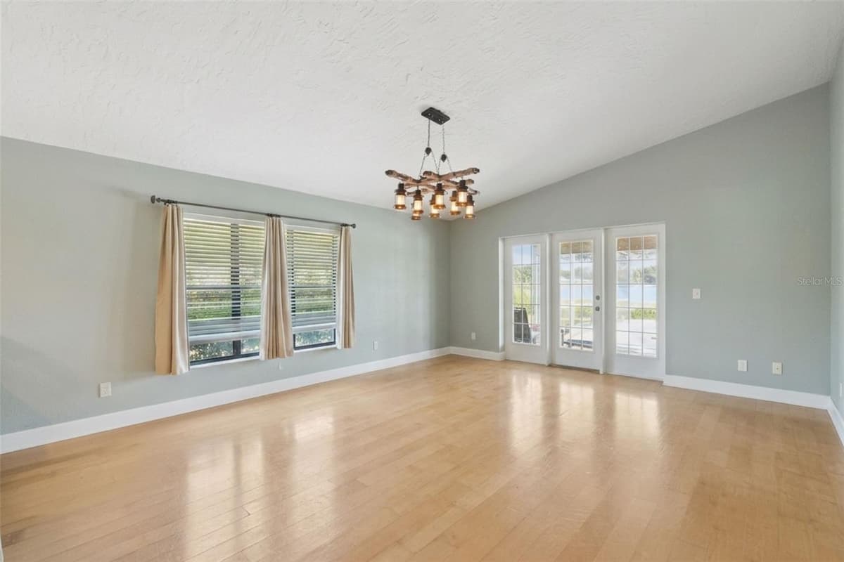 25 LAKEWOOD CAUSEWAY — photo 15 of 52