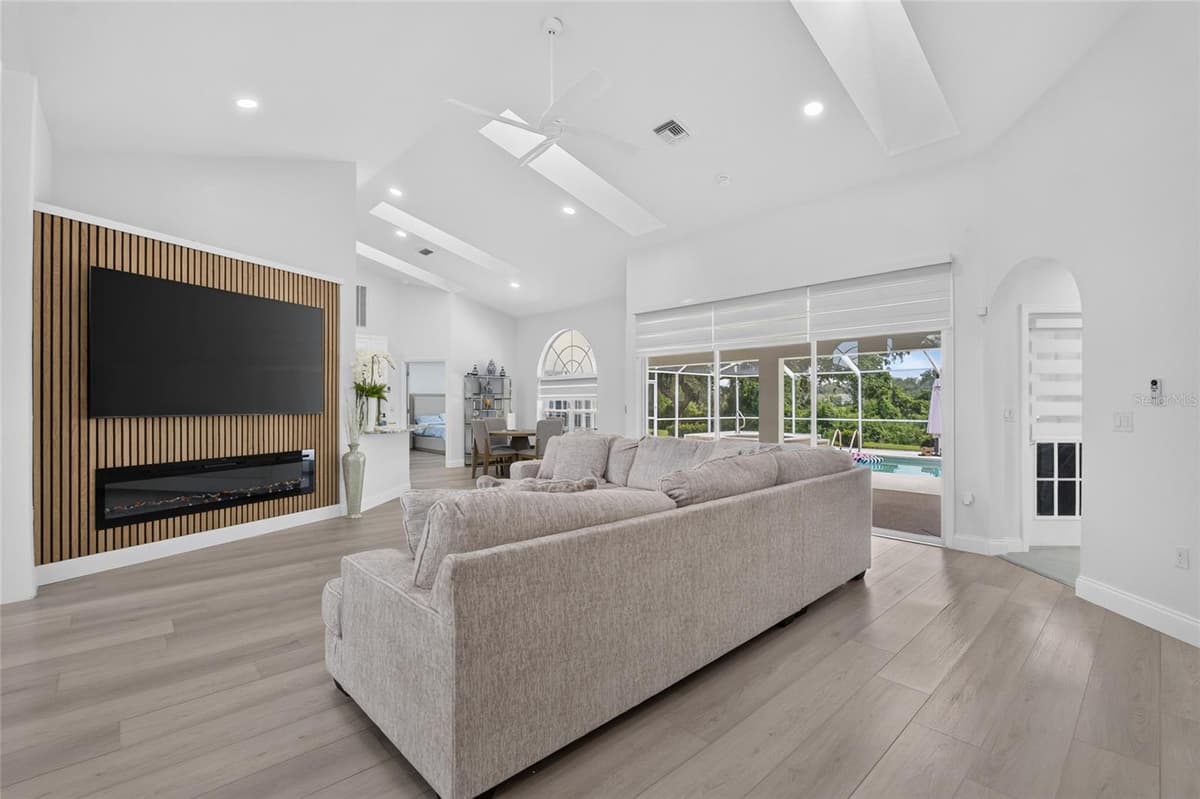 58 GOLF VIEW DRIVE — photo 11 of 44