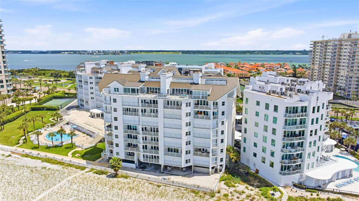 1586 GULF BOULEVARD — photo 40 of 62