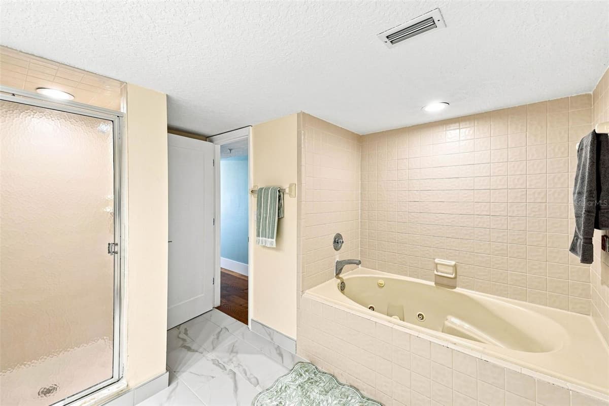 1586 GULF BOULEVARD — photo 29 of 62