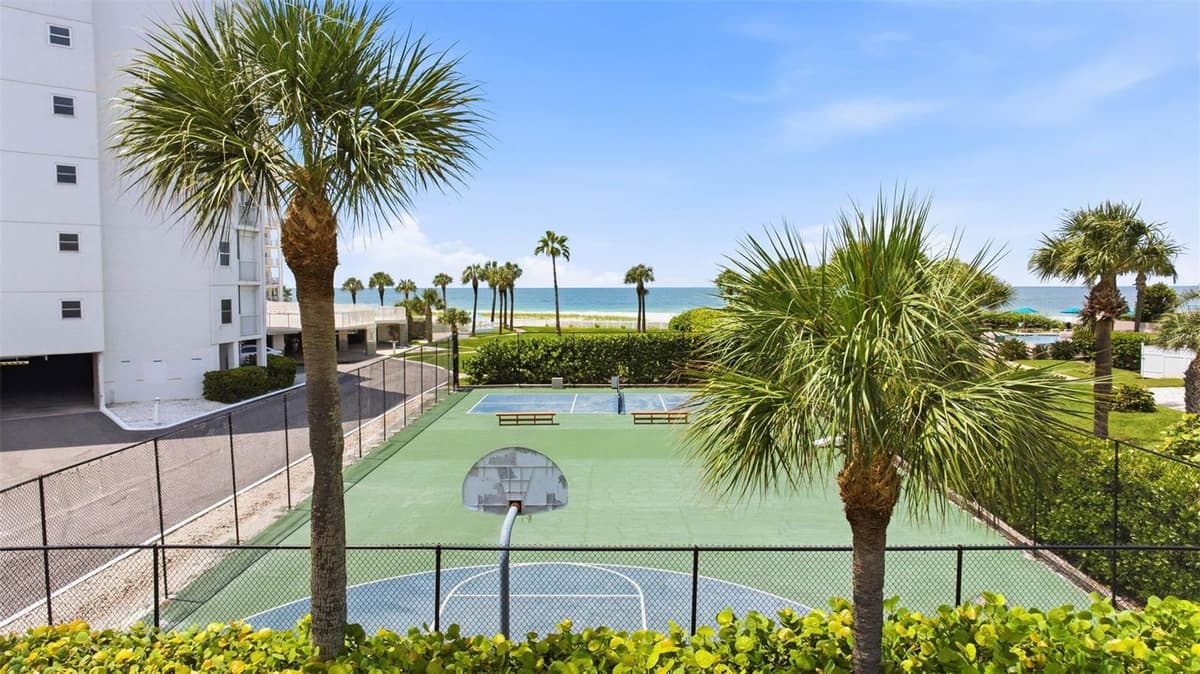 1586 GULF BOULEVARD — photo 47 of 62