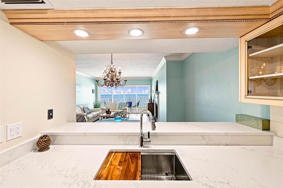 1586 GULF BOULEVARD — photo 17 of 62