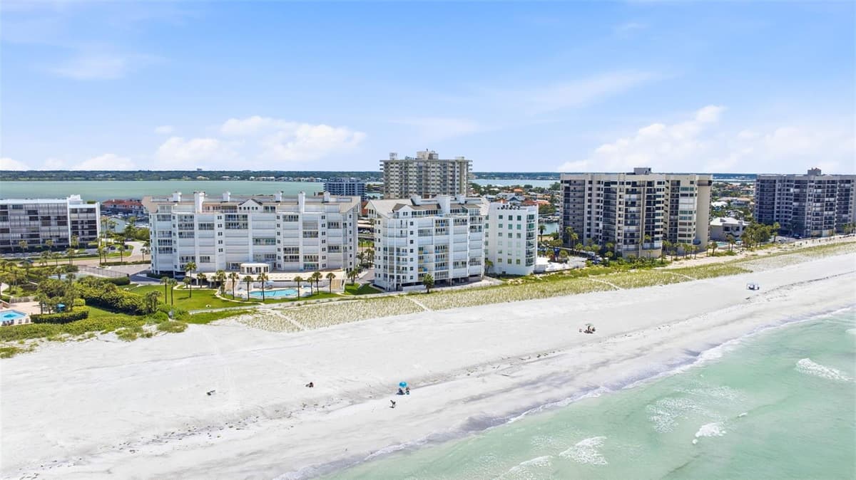 1586 GULF BOULEVARD — photo 37 of 62