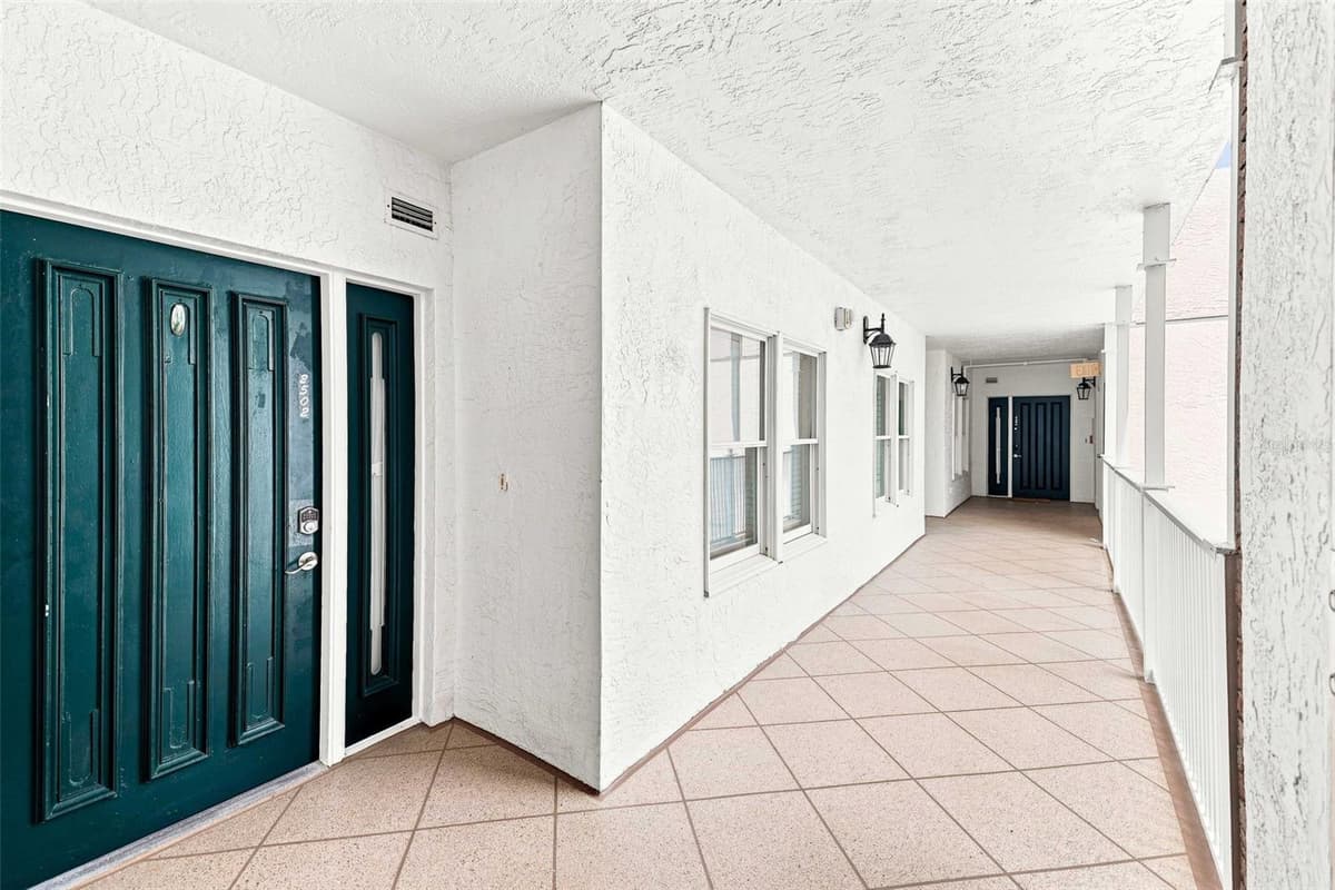 1586 GULF BOULEVARD — photo 33 of 62