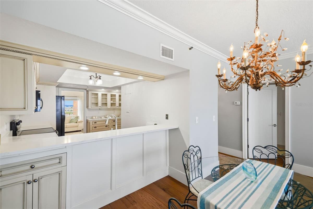 1586 GULF BOULEVARD — photo 16 of 62
