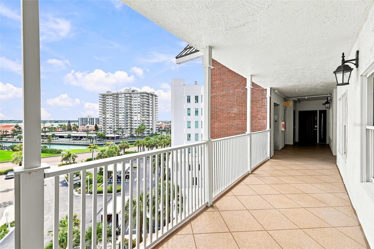 1586 GULF BOULEVARD — photo 34 of 62