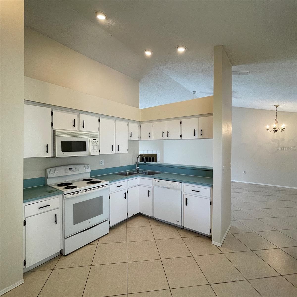 504 LAKE DEXTER BOULEVARD — photo 5 of 30