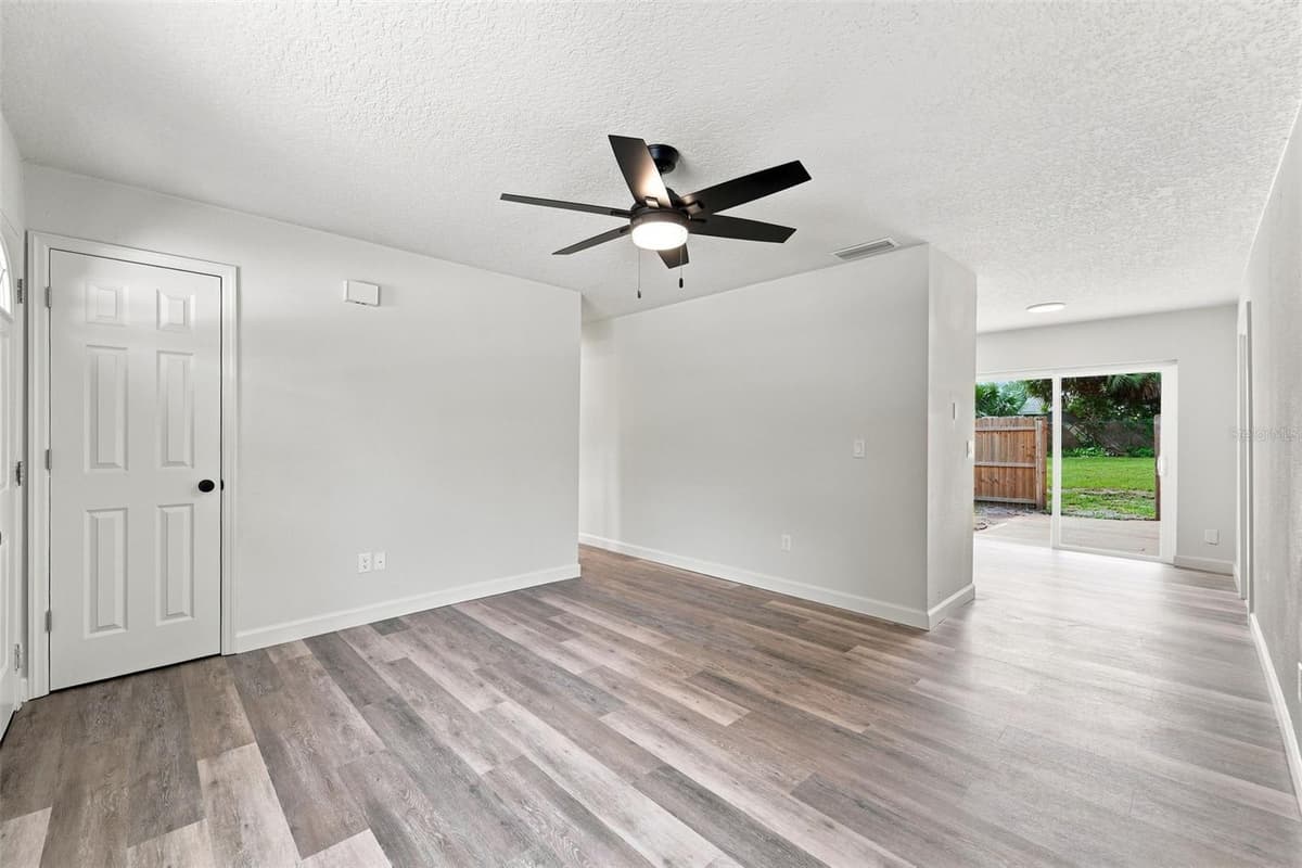 990 LISKEARD AVENUE — photo 6 of 29