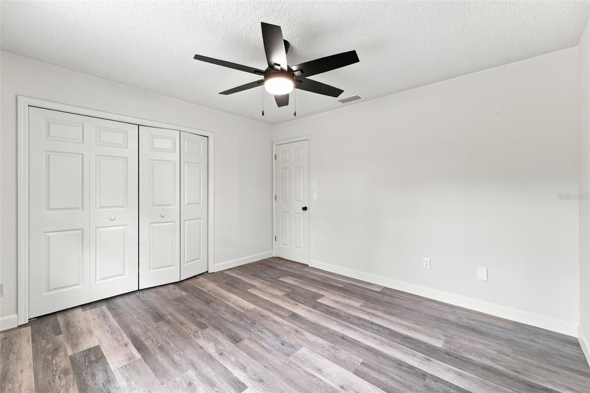 990 LISKEARD AVENUE — photo 9 of 29