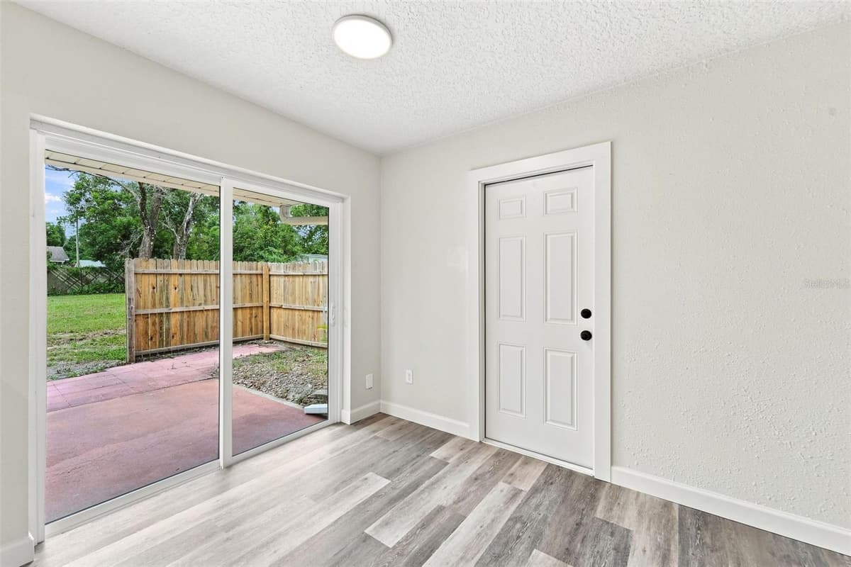 990 LISKEARD AVENUE — photo 16 of 29