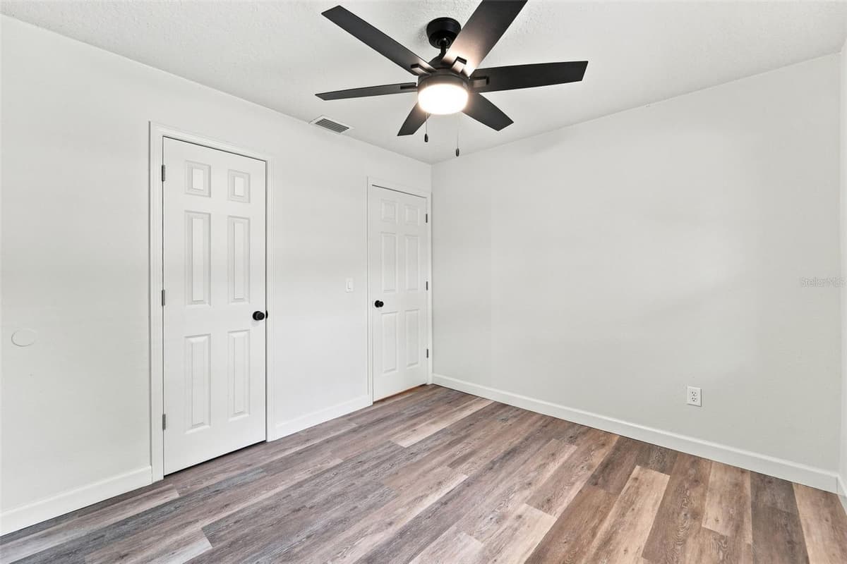 990 LISKEARD AVENUE — photo 13 of 29