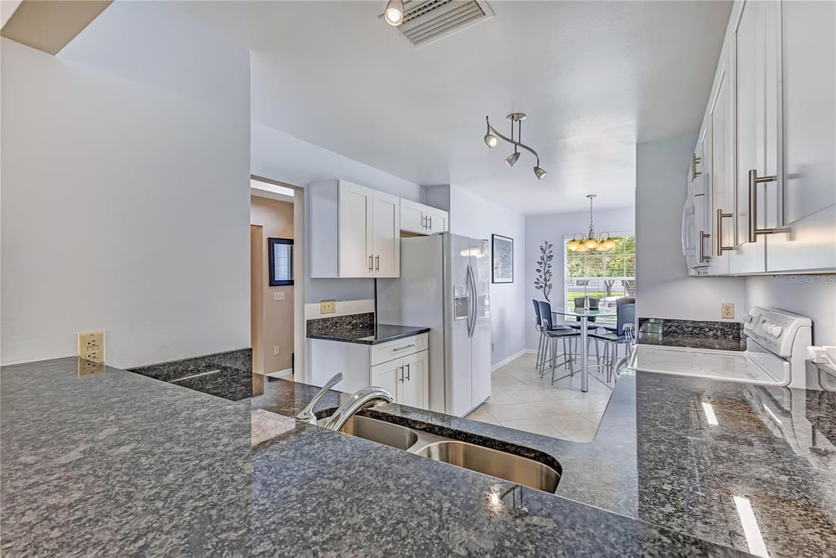 779 MEADOWSIDE COURT — photo 10 of 45