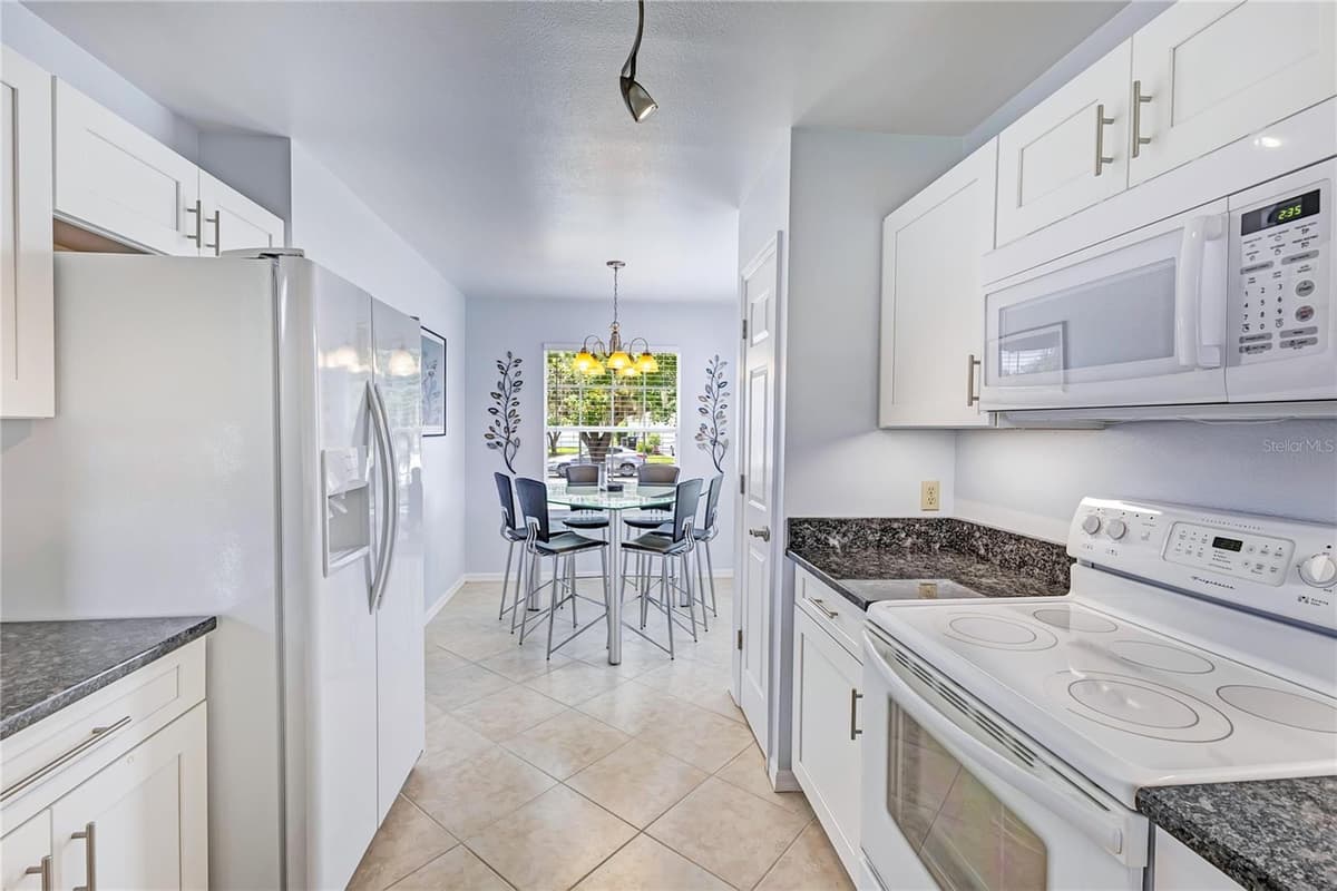 779 MEADOWSIDE COURT — photo 11 of 45